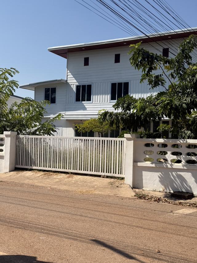 ขายบ้านเดี่ยว 2 ชั้น 100 ตร.ว. บ้านรีโนเวทใหม่ ติดถนนริมโขง 2 ข้างแปลงมุม ทำเลหายาก 2