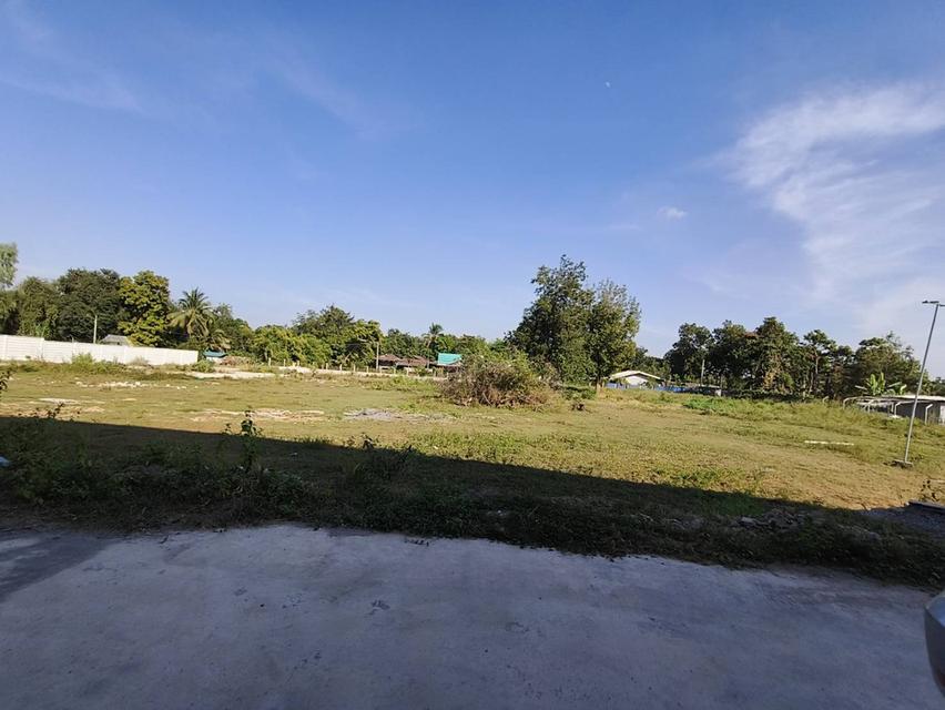 🏭 ให้เช่าโรงงานพร้อมโกดังขนาดใหญ่ | พื้นที่สีม่วง มีใบอนุญาต รง.4 พร้อมดำเนินกิจการ 📍 ตำบลหนองชุมพล อำเภอเขาย้อย จังหวัดเพชรบุรี . โรงงานทำเลดี ติดถ 12