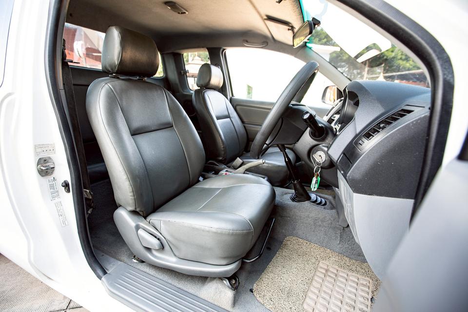 Toyota Vigo Cab 2.5 J ดีเซล ปี 2005 สีขาว มือเดียวป้ายแดง 1 ใน100 13