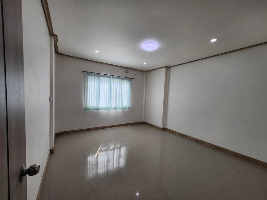 ขายบ้านทาวน์โฮม 2 ชั้น ย่านถนนเทพรักษ์ สะพานใหม่ 12