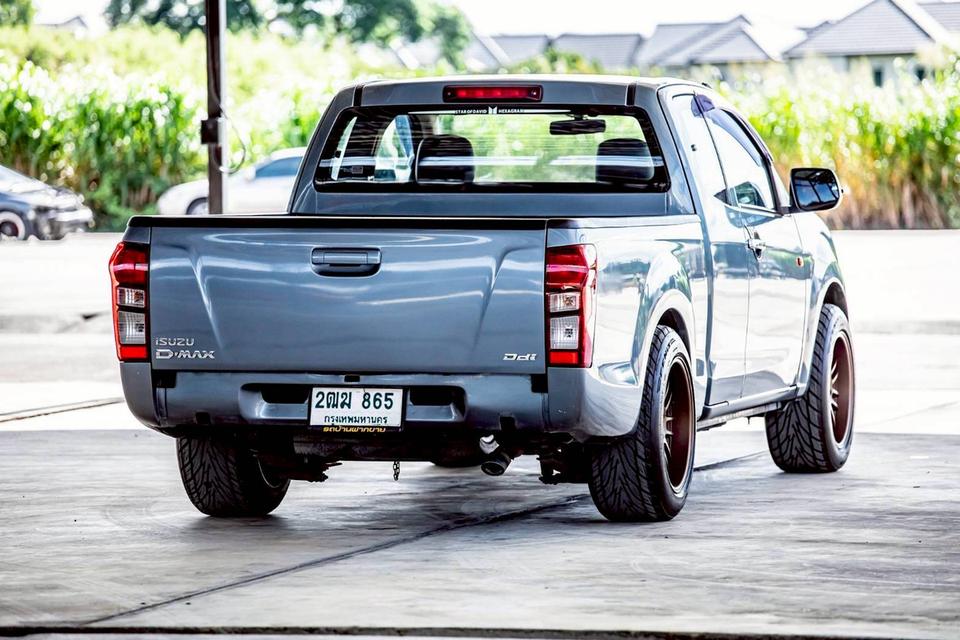 Isuzu D-Max Space Cab 2.5L ดีเซล ปี 2013 สีเทา เกียร์ธรรดา