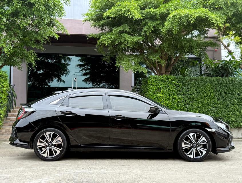 2020 HONDA CIVIC FK 1.5 TURBO รถมือเดียวออกป้ายแดง รถวิ่งน้อย เข้าศูนย์ทุกระยะ รถไม่เคยมีอุบัติเหตุครับ