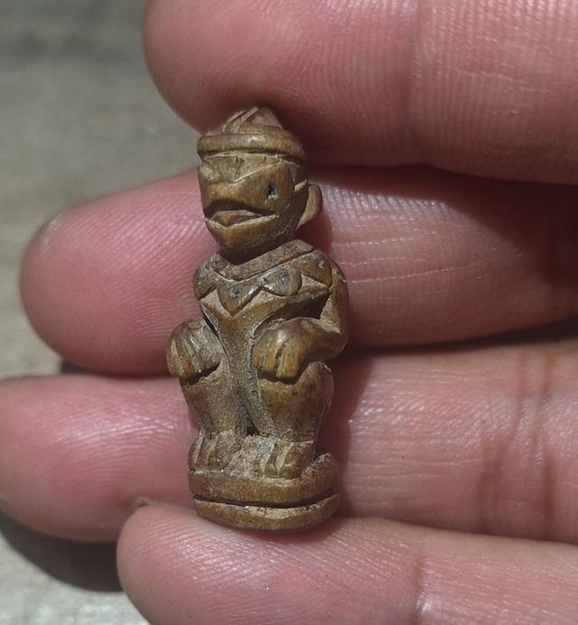 เครื่องราง หนุมาน หลวงพ่อสุ่น เกาะเกร็ด