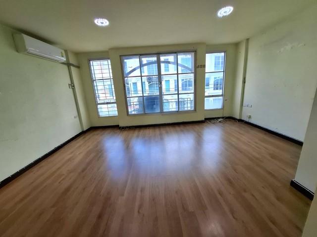 ให้เช่าโฮมออฟฟิศ4 ชั้น 23ตรว. ใกล้แยกรัชดา ลาดพร้าว ใกล้MRTสถานีลาดพร้าว300เมตร 2