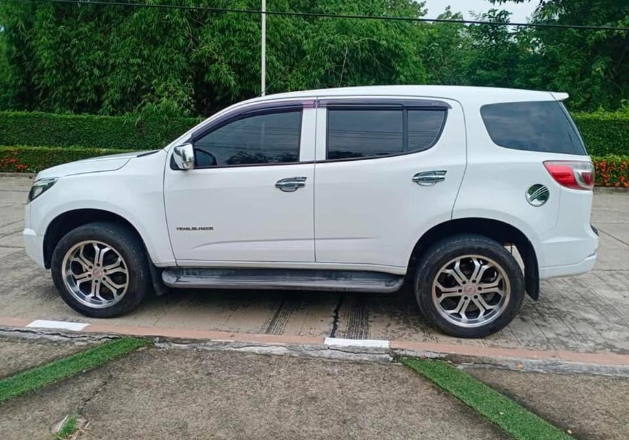 ส่งต่อรถ 7 ที่นั่ง CHEVROLET TRAILBLAZER สีขาว ปี 2013 5