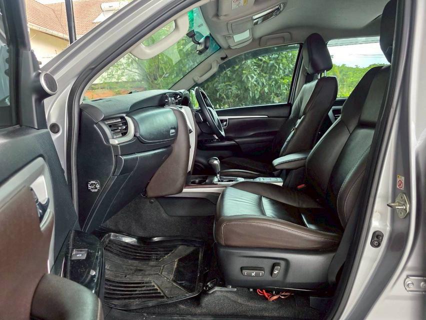  Toyota Fortuner 2.4V 4WD 2018 10