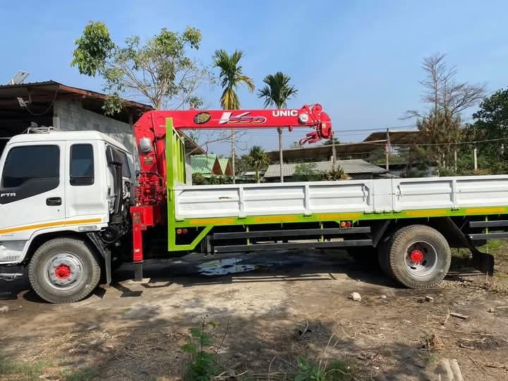 ISUZU DECA 200 แรง 3