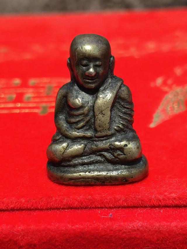 รูปหล่อหลวงพ่อเงินพิมพ์นิยมบี