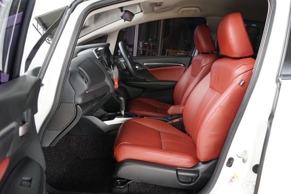 2014 HONDA JAZZ 1.5SV 9