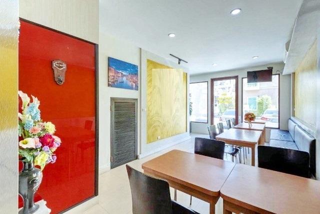 ร้านกาแฟ ถ.วัชรพล พร้อมเฟอร์ฯ 3 นอน 3 น้ำ เวนิส ดิ ไอริส 200 ม.ให้เช่า อาคารพาณิชย์ 3 ชั้น ทำเลดี ติดถนนใหญ่ เหมาะกับร้า 5