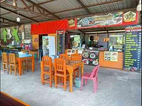 ที่ดินติดถนนมิตรภาพ 12 ไร่ 56 ตรว. ติดถนน 100 เมตร ที่ดินถมแล้ว6ไร่ ปรับที่ดิน มีถนนในที่ พร้อมสร้างบ้าน มีบ้าน ร้านอาหาร