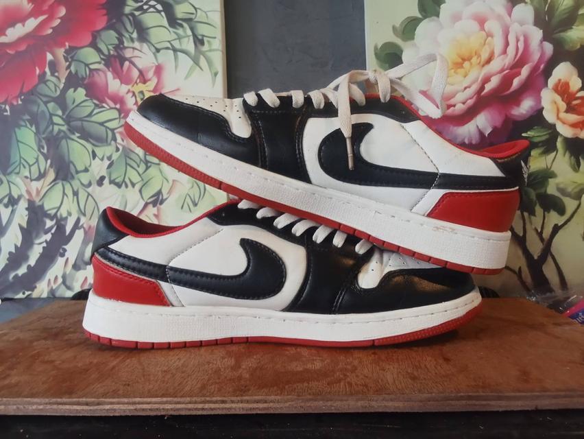 nike รองเท้าผ้าใบ เบอร์ 42 ยาว 26.5 cm. งานมือสอง