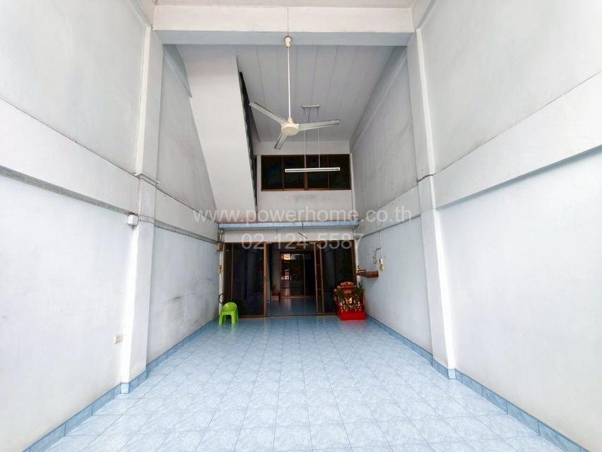 อาคารพาณิชย์ 3.5 ชั้น หมู่บ้านอรุณธร ซอย 1 ใกล้ตลาดออเงิน ถนนสุขาภิบาล 5 แขวงออเงิน เขตสายไหม กรุงเทพมหานคร