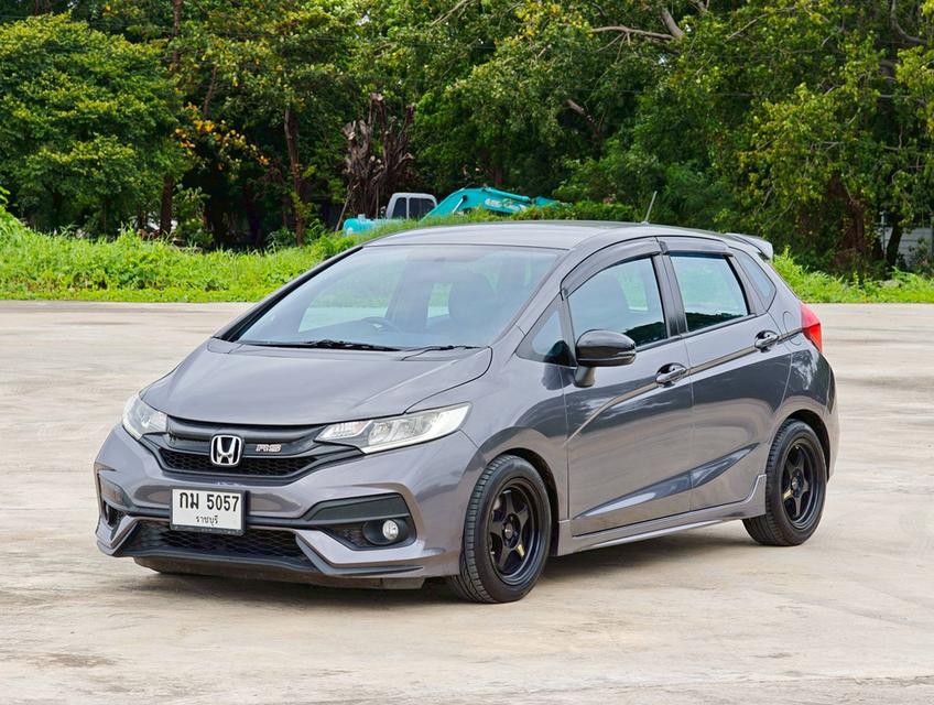 HONDA  JAZZ GK 1.5 RS PLUS (MNC) Y2019 สีเทาออโต้  9