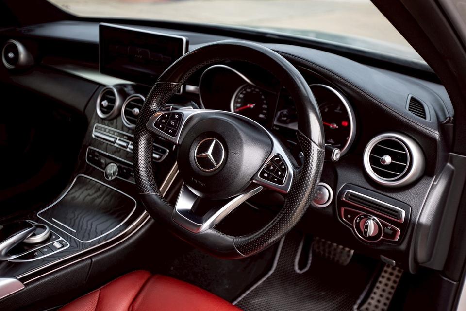 Benz C300 AMG Bluetec ปี 2015 สีเทา เบาะแดง  12