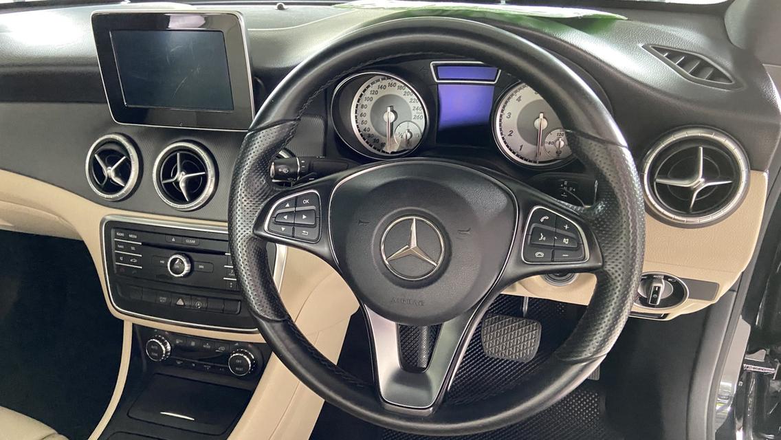CLA200 W117 รถปี 2016 10