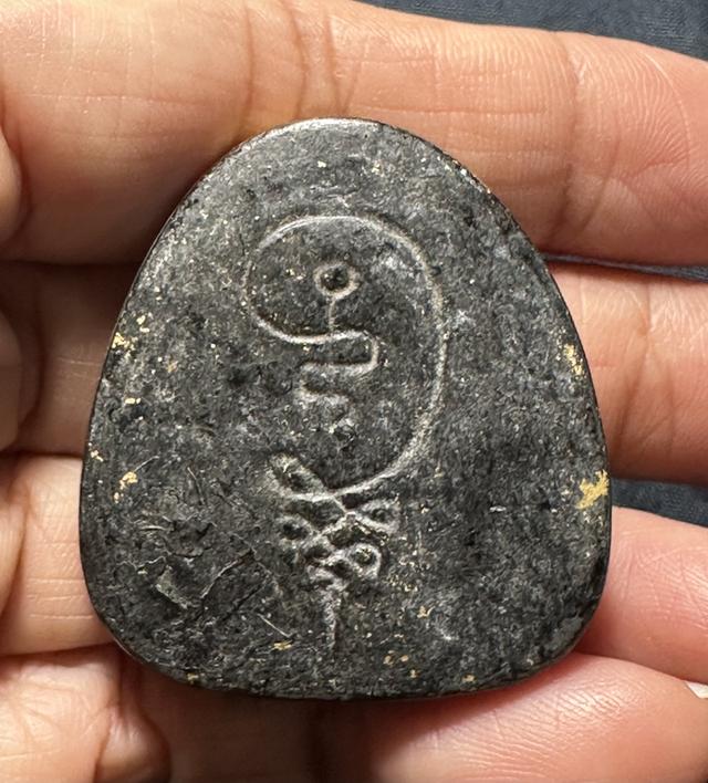 พระปิดตา เนื้อผงคลุกรักทองเดิมไม่ทราบที่