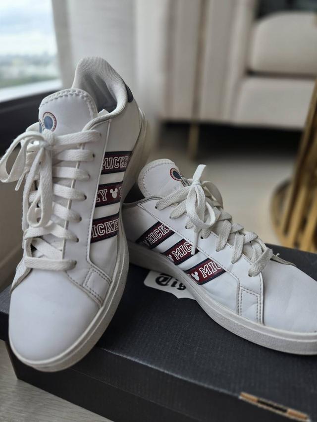 รองเท้า adidas มิ๊กกี้เมาท์