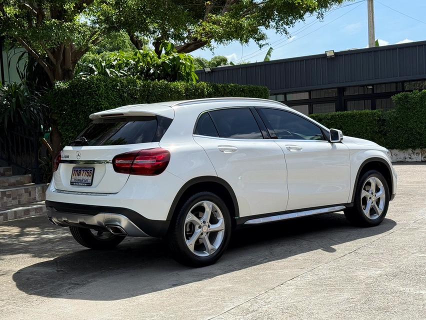 2019 BENZ GLA 200 FACELIFT รถออกศูนย์ BENZ THAILAND รถวิ่งน้อยเพียง 7X,XXX กม รถไม่มีอุบัติเหตุครับ 3