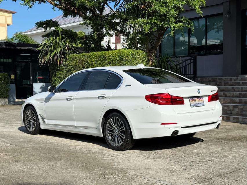 2020 BMW 530e G30 รถมือเดียวออกป้ายแดง รถวิ่งน้อย เข้าศูนย์ตามระยะ รถไม่เคยมีอุบัติเหตุครับ 6