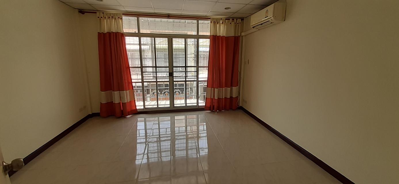 ให้เช่า ทาวน์เฮ้าส์ขนาด 17 ตร.ว. 2 ห้องนอน 2 ห้องน้ำ 1 ที่จอดรถ ห่างจากรถไฟฟ้าสีเขียว 300 เมตร 10