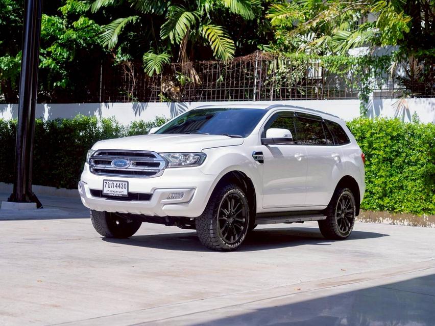 Ford Everest 3.2 Titanium 4WD ปีจด 2016
