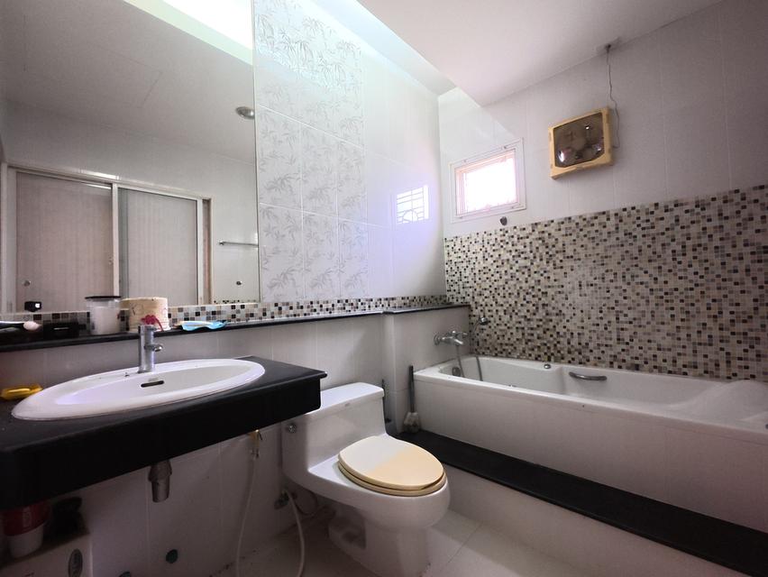 หมู่บ้านลัดดาวิลล์ 1 ใกล้เซ็นทรัลเวสเกต ถนน 340 บางบัวทอง – สุพรรณบุรี ต.พิมลราช อ.บางบัวทอง จ.นนทบุรี 17