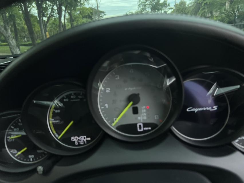 รถยนต์ Porsche Cayenne รุ่น S E-Hybrid ปี 2015 รูปที่ 13