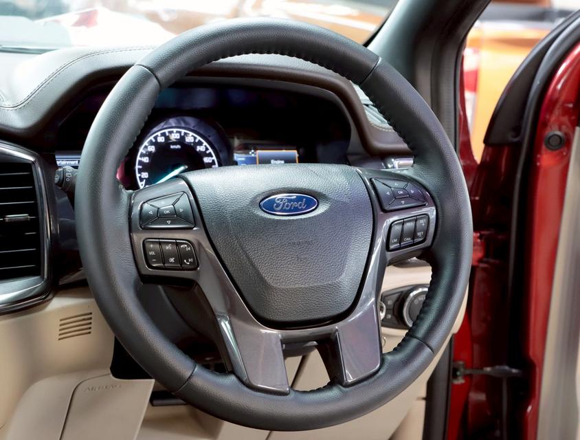 FORD EVEREST 3.2 TITANIUM+ 4WD ปี2016ตัวท็อปสุดของรุ่น  ชุดแต่งรอบคัน 5