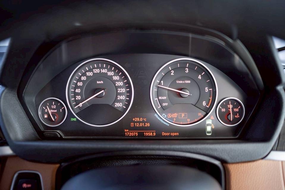 BMW 320d F30  ปี 2015 รูปที่ 12