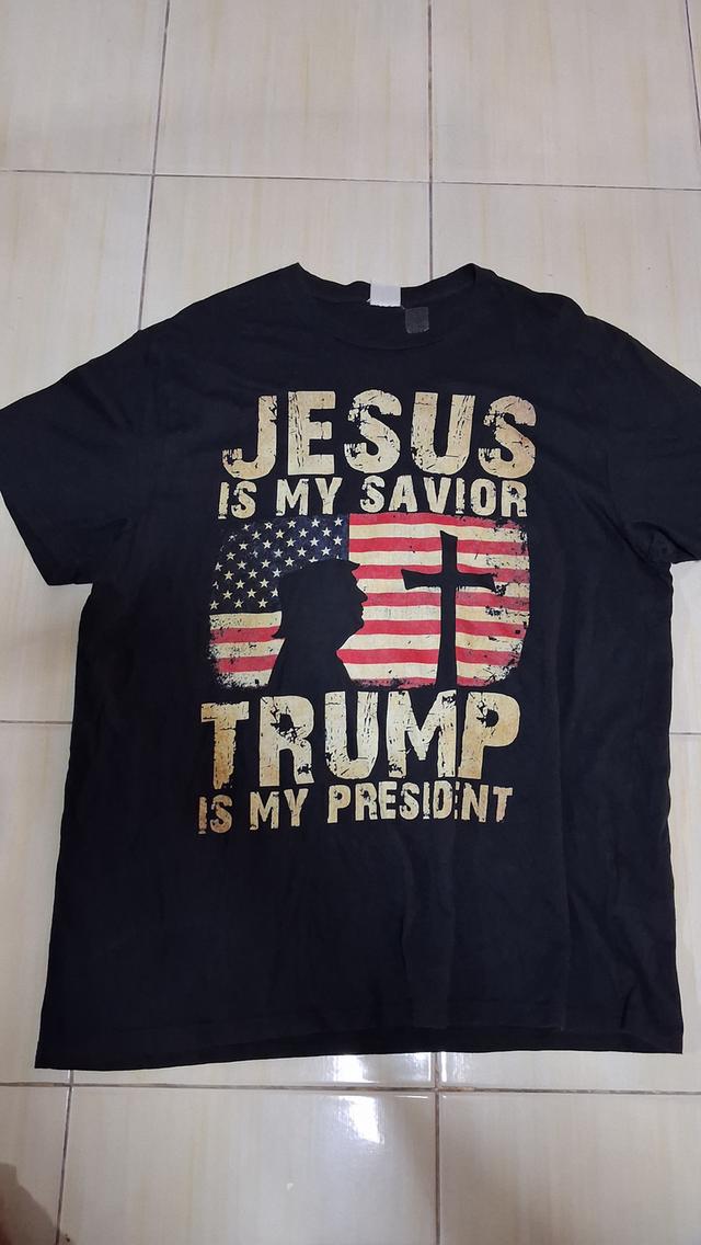 เสื้อยืดวินเทจมือสอง สีดำ USA Flag Jesus Is My Savior Trump Is My President Ladies' Crewneck T-Shirt Sz XL มือสองสภาพดี ลายสกรีนสวย ทรงสวย