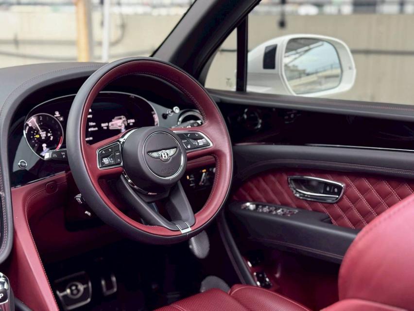 Bentley Bentayga 2022 รถหรูสภาพป้ายแดง แต่ถุกว่าถึง 3ล้านกว่าบาทเลย 10