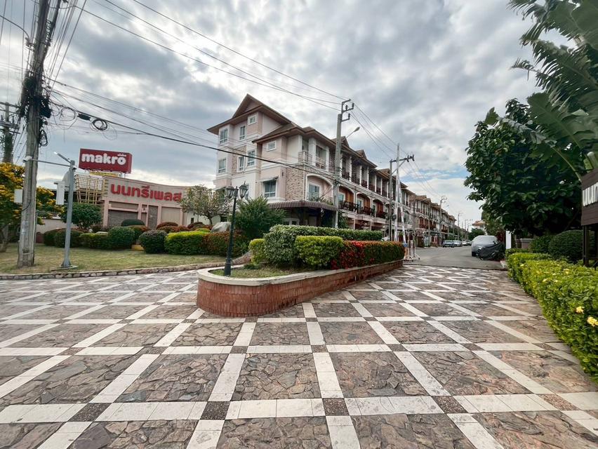 ขายบ้าน 3 ชั้น หมู่บ้านนนทรีเพลส ใกล้แม็คโครนครอินทร์ 4