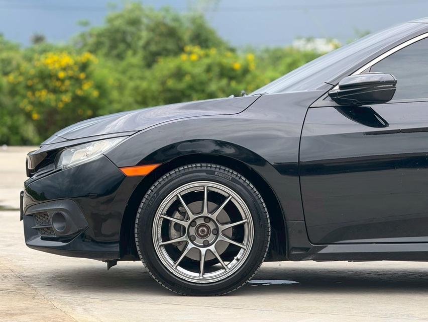 Honda Civic FC 1.8 EL CVT   2018 สีดำ  ออโต้  4