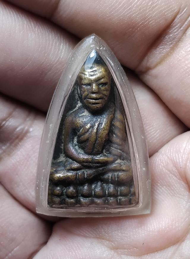 พระเลี่ยมหลวงปู่ทวดเก่า