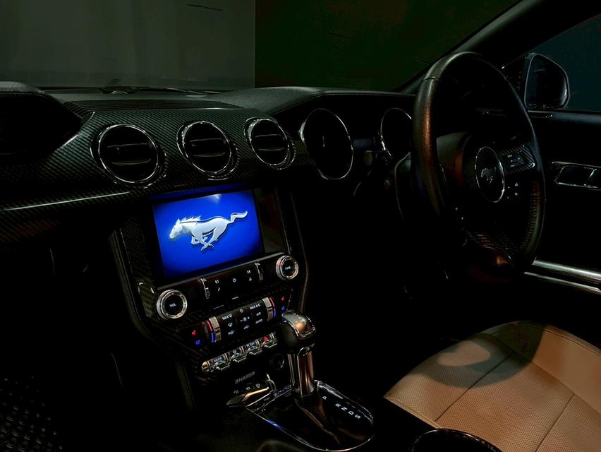 Ford Mustang 2.3 EcoBoost Coupe เลขไมล์เพียง 66,xxx Km. สีดำดุดัน ปี 2016 ภายใน Two-Tone หายากกกมากกก 15