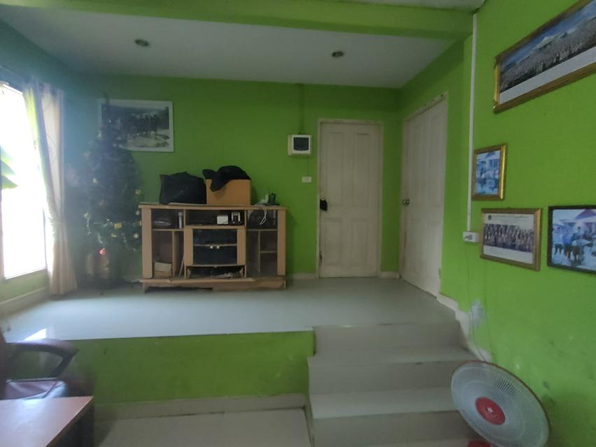 บ้านพร้อมที่ดินมีโกดัง 6