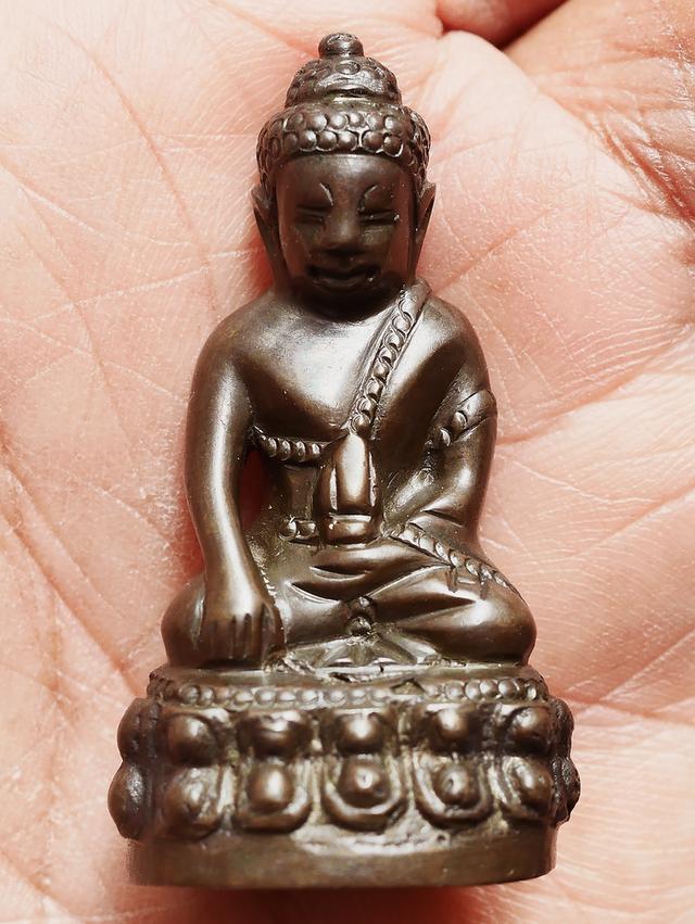 พระกริ่งใหญ่ ก้นถ้วย เนื้อสำริด..เก่า เดิมๆ สวยแชมป์ 6