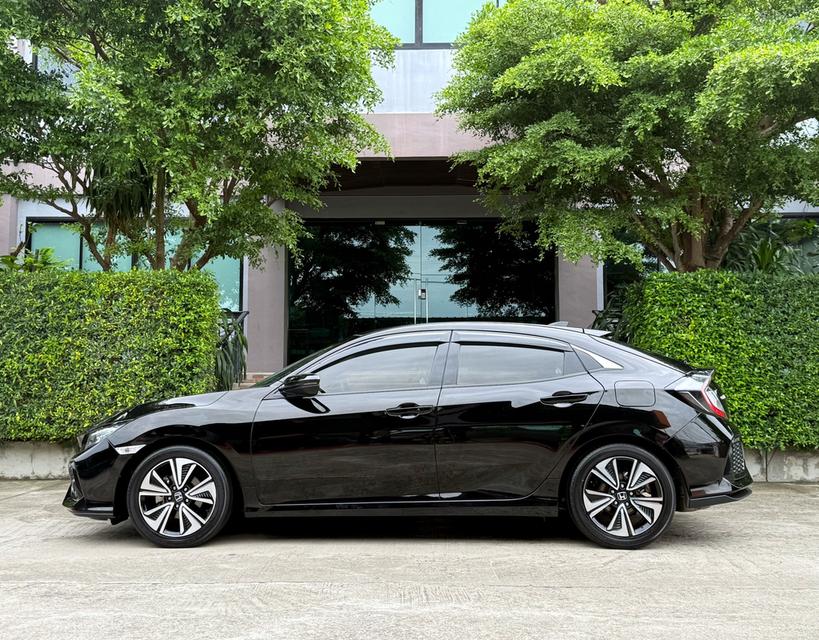 2020 HONDA CIVIC FK 1.5 TURBO รถมือเดียวออกป้ายแดง รถวิ่งน้อย เข้าศูนย์ทุกระยะ รถไม่เคยมีอุบัติเหตุครับ