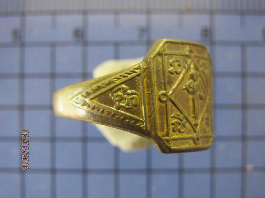 รูป 3496 แหวนสีวลี หลวงพ่อผ่อน วัดพระรูป จ.เพชรบุรี เนื้อทองฝาบา 2