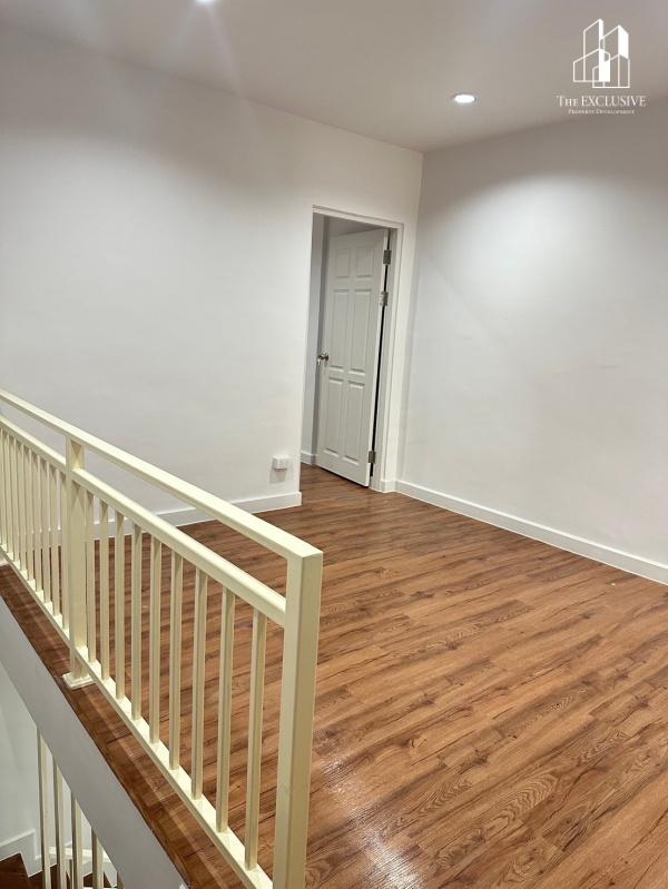 ทาวน์เฮาส์รีโนเวทใหม่ทั้งหลัง พร้อมดาดฟ้า ย่านปทุมธานี 10