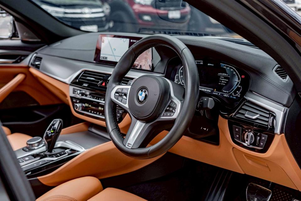 รหัสรถ NP3696 รุ่นรถ : BMW 530e M SPORTปีรถ : 2020 15