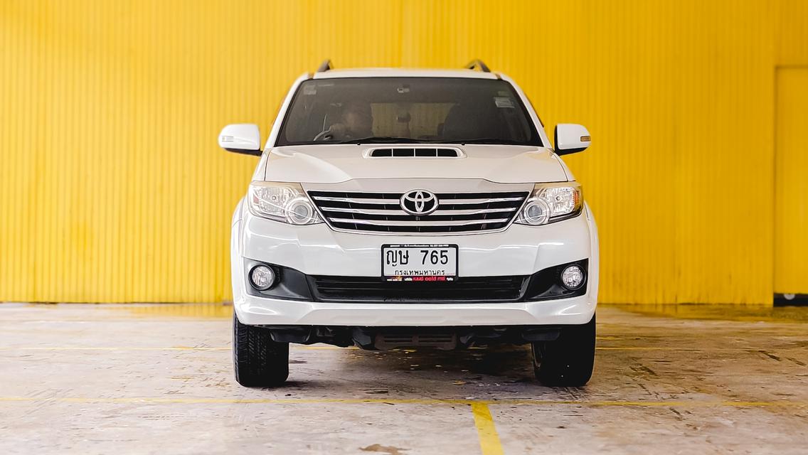 TOYOTA FORTUNER 3.0V 4x2 A/T ปี 2011