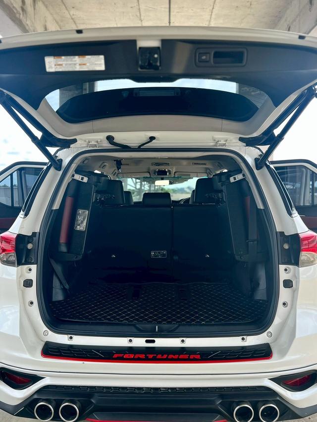 Toyota Fortuner 2.8 trd ปี 2018 12