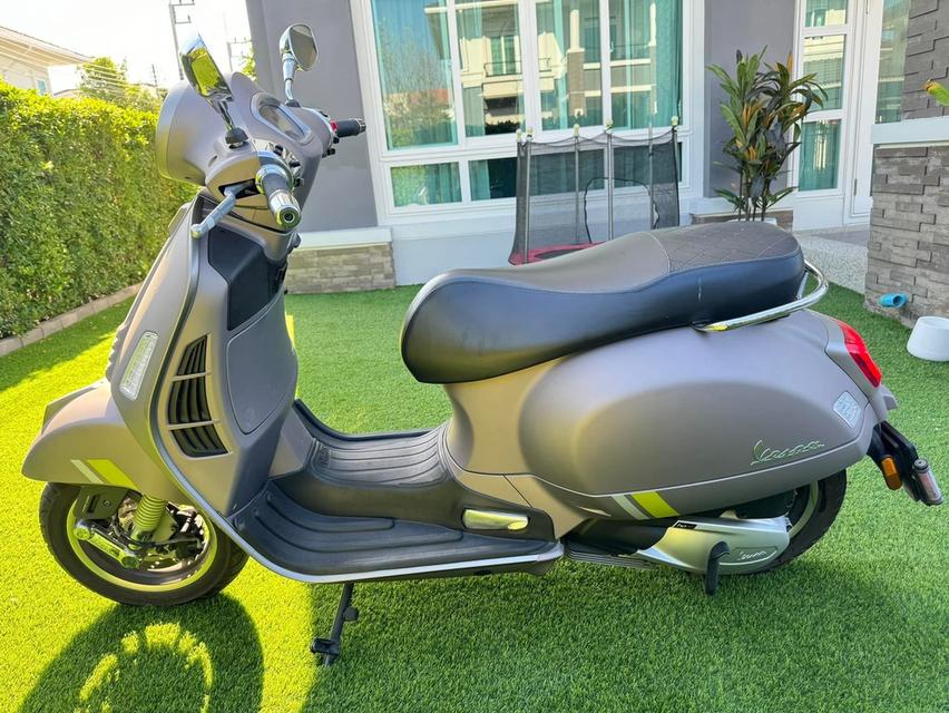 Vespa GTS 300 HPE Super ปี 2023