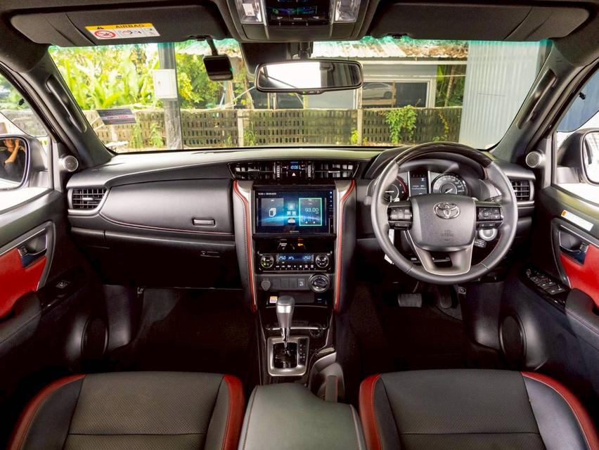TOYOTA FORTUNER 2.4 LEGENDER 4WD ปี 2025 9