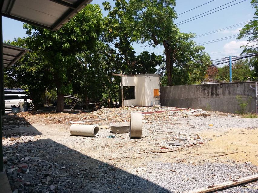 ขายที่ดินพร้อมสิ่งปลูกสร้าง 342 ตรว. ถ. กรุงเทพกรีฑา ซอย 37 แขวงทับช้าง เขตสะพานสูง กรุงเทพๆ 4