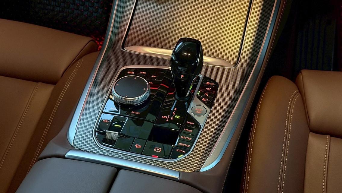 BMW X5 xDrive45e M Sport รถออกสิ้นปี 2022 10