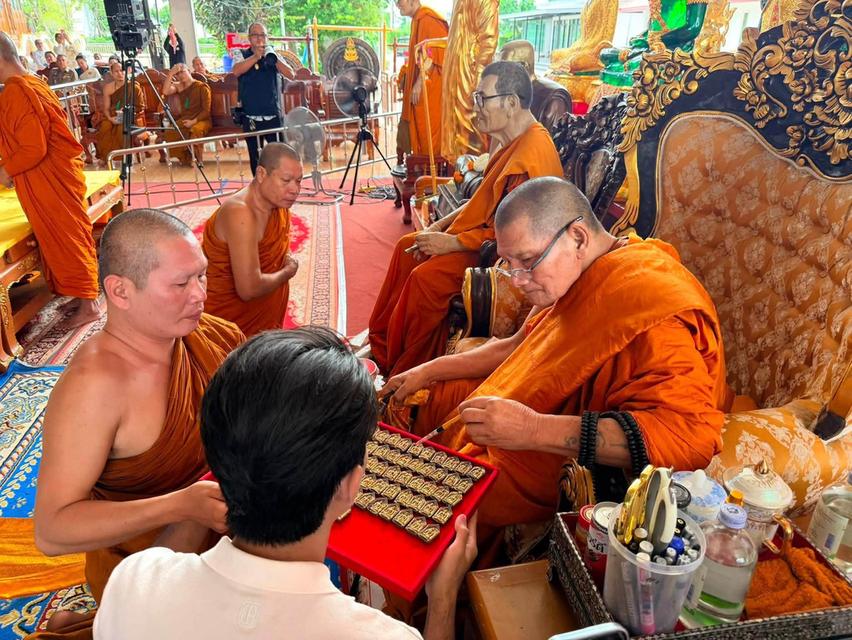 ขุนแผนมนต์พระกาฬ เนื้อก้นครก พิมพ์ใหญ่ รูปที่ 9