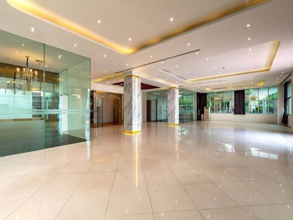 ให้เช่าออฟฟิศ อาคารสำนักงาน ตกแต่งหรูหราย่านทาวน์อินทาวน์ พื้นที่ใช้สอย 1,500 ตรม. พิกัด ถนนประดิษฐ์มนูธรรม ใกล้เลียบด่วนรามอินทรา 9